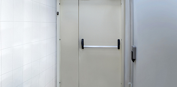 Дверь полуторная серого цвета EI-60