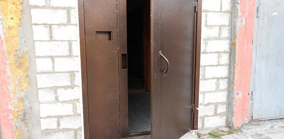 Металлическая полуторная дверь 1250x2050